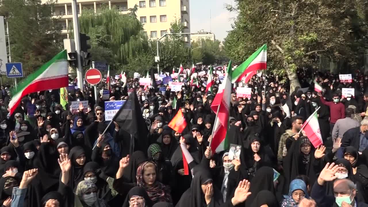ايران _ مسيرات مليونية في أكثر من الف مدينة تنديدًا بالعملية الارهابية في شيراز - snapshot 48.36